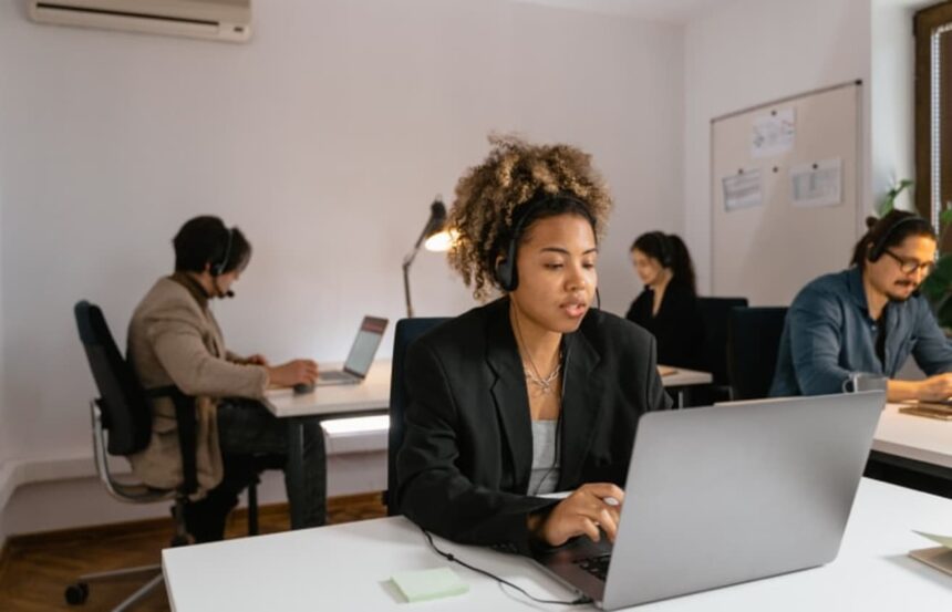 Nível Médio: Agência abre vaga para Atendimento ao cliente (Online e telefônico)