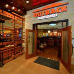 Outback abre vagas para Auxiliar de Limpeza, Auxiliar de Cozinha e Auxiliar de Delivery