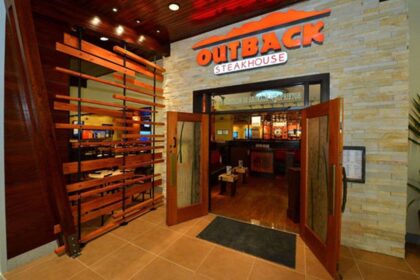 Outback abre vagas para Auxiliar de Limpeza, Auxiliar de Cozinha e Auxiliar de Delivery