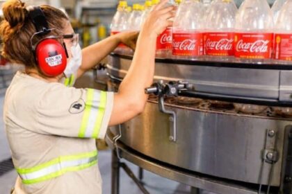 Solar Coca-Cola abre vaga de Nível Médio para Auxiliar de Almoxarifado