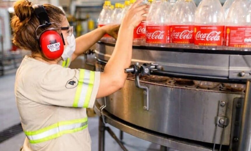 Solar Coca-Cola abre vaga de Nível Médio para Auxiliar de Almoxarifado