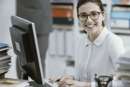 Assistente Administrativo Feminino Sonora Digital